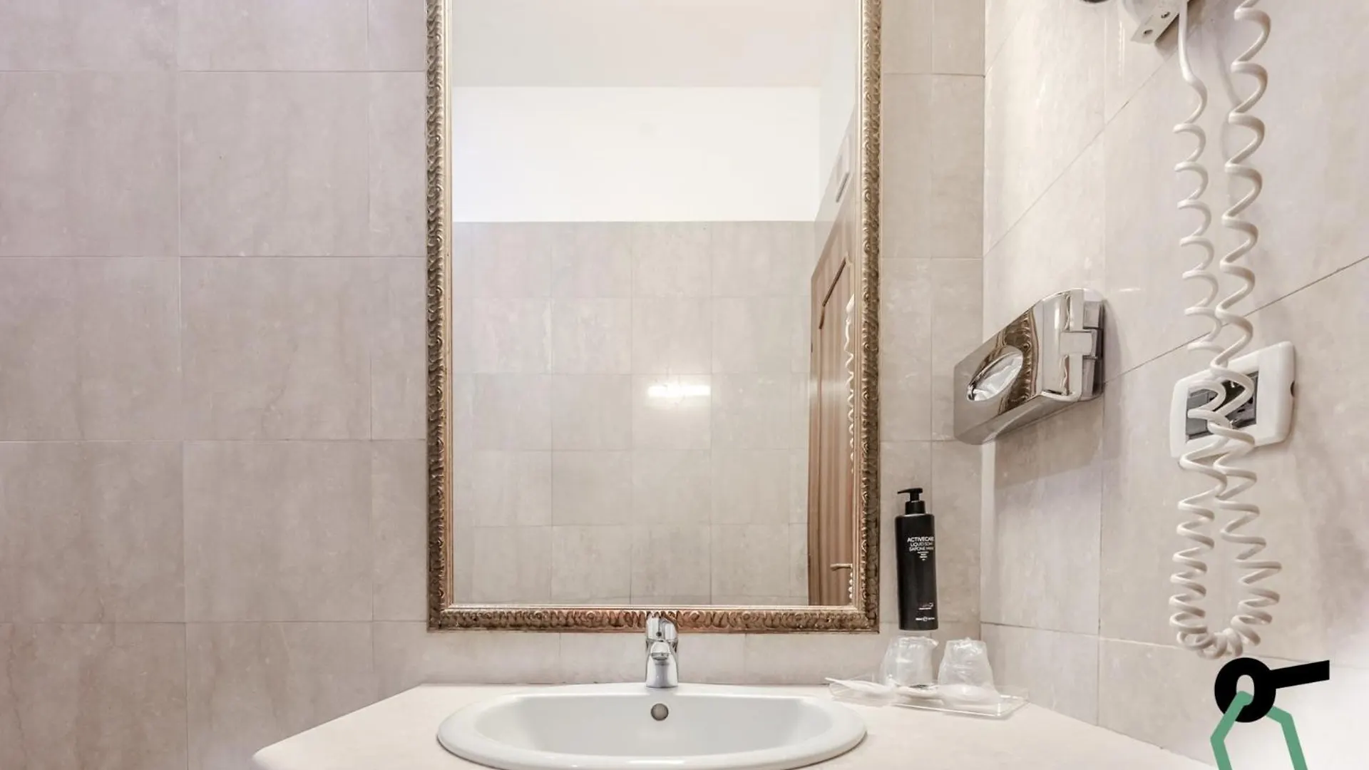 **** Otel Hotiday Room Collection - Venezia Santa Lucia İtalya