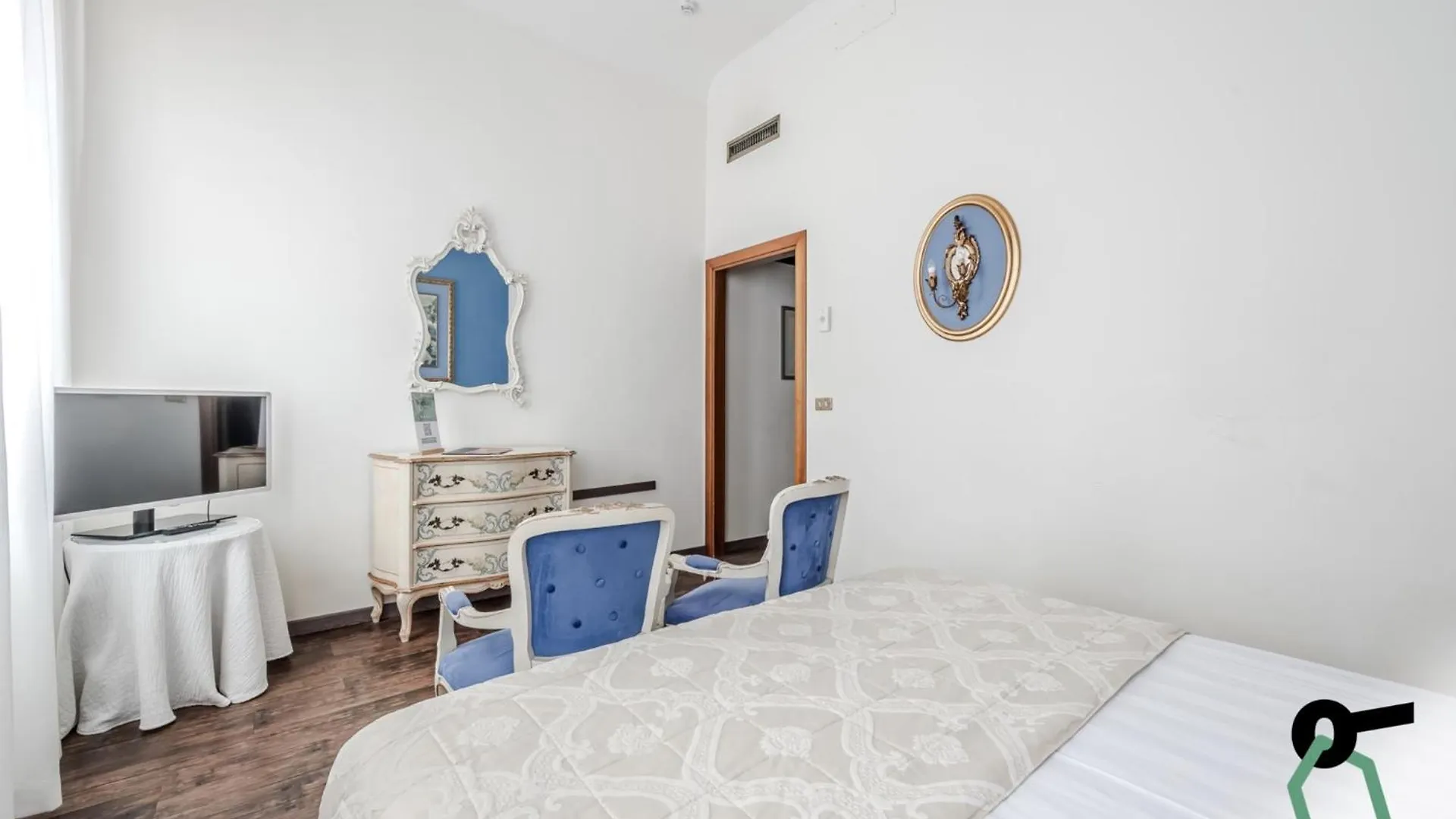 **** Otel Hotiday Room Collection - Venezia Santa Lucia İtalya